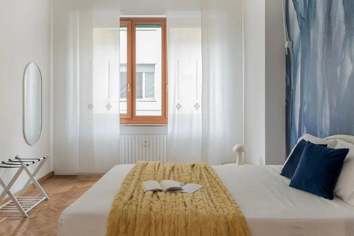 Exclusive Design Apartment - Duomo - Free Parking Milano