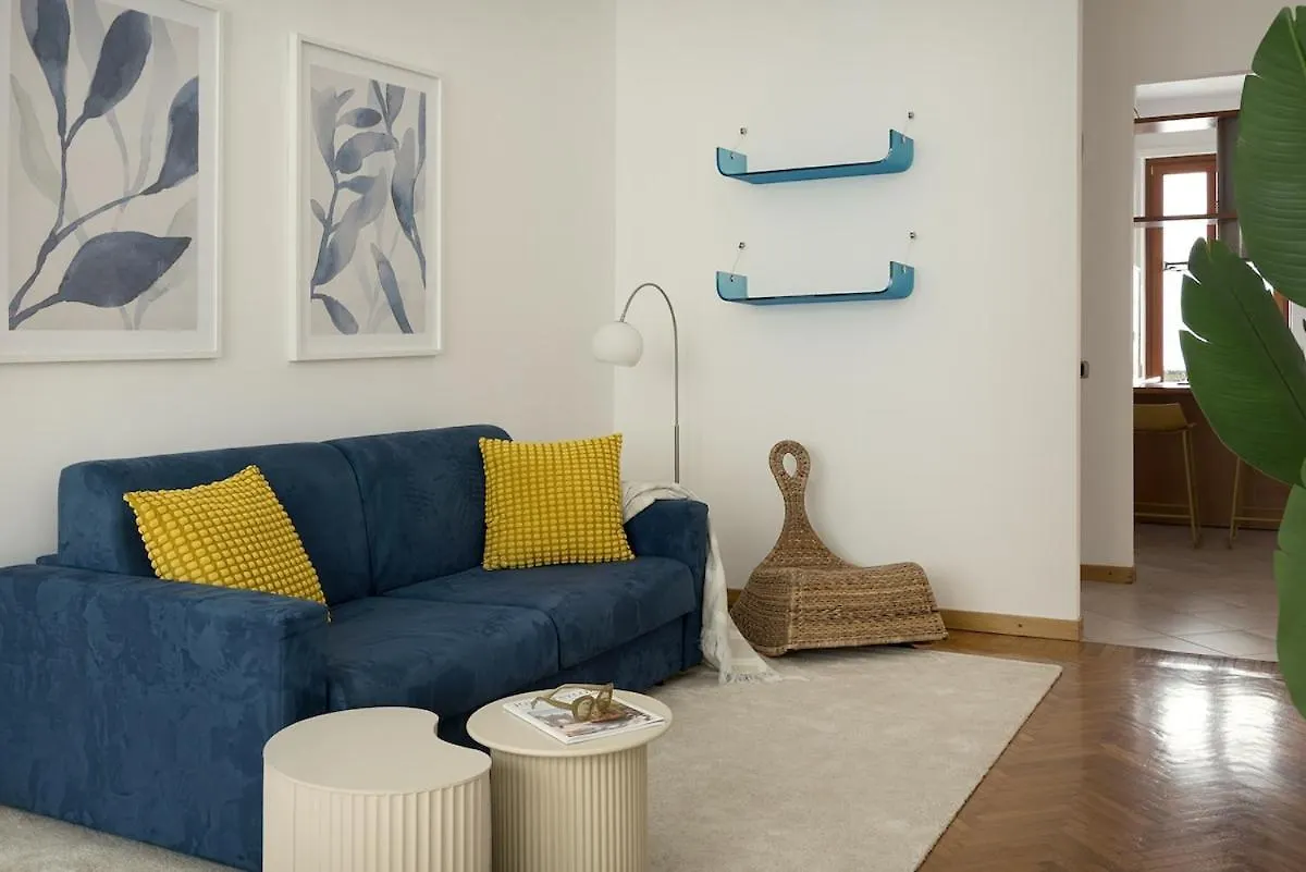Exclusive Design Apartment - Duomo - Free Parking Milano