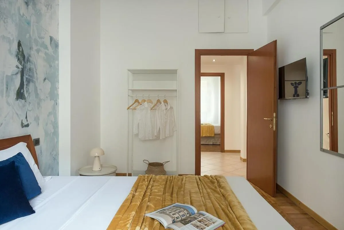 Exclusive Design Apartment - Duomo - Free Parking Milão 0*,